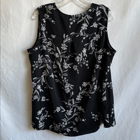 Anyally black and ivory floral print tunic tank top, size XL - Picture 5 of 8